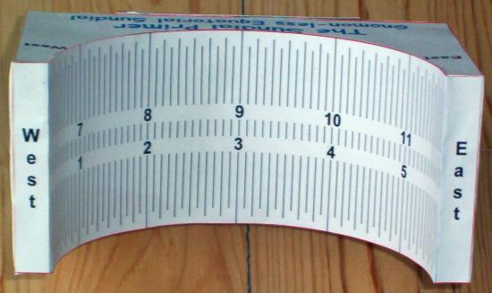 Gnomon-less Equatorial Sundial